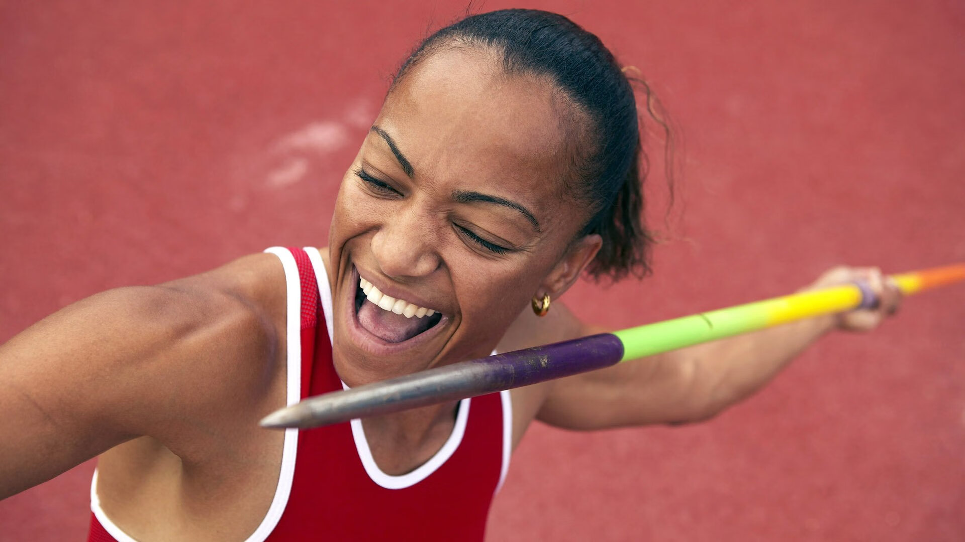 跨界竞技启示录，尼克斯的钢铁防线与哈利伯顿的德比艺术